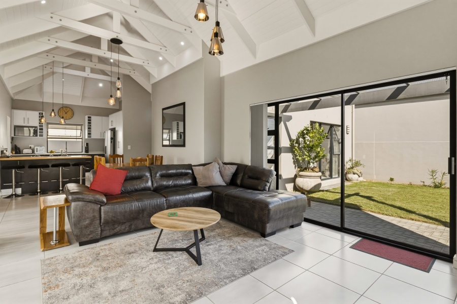 3 Bedroom Property for Sale in Aan de Wijnlanden Western Cape
